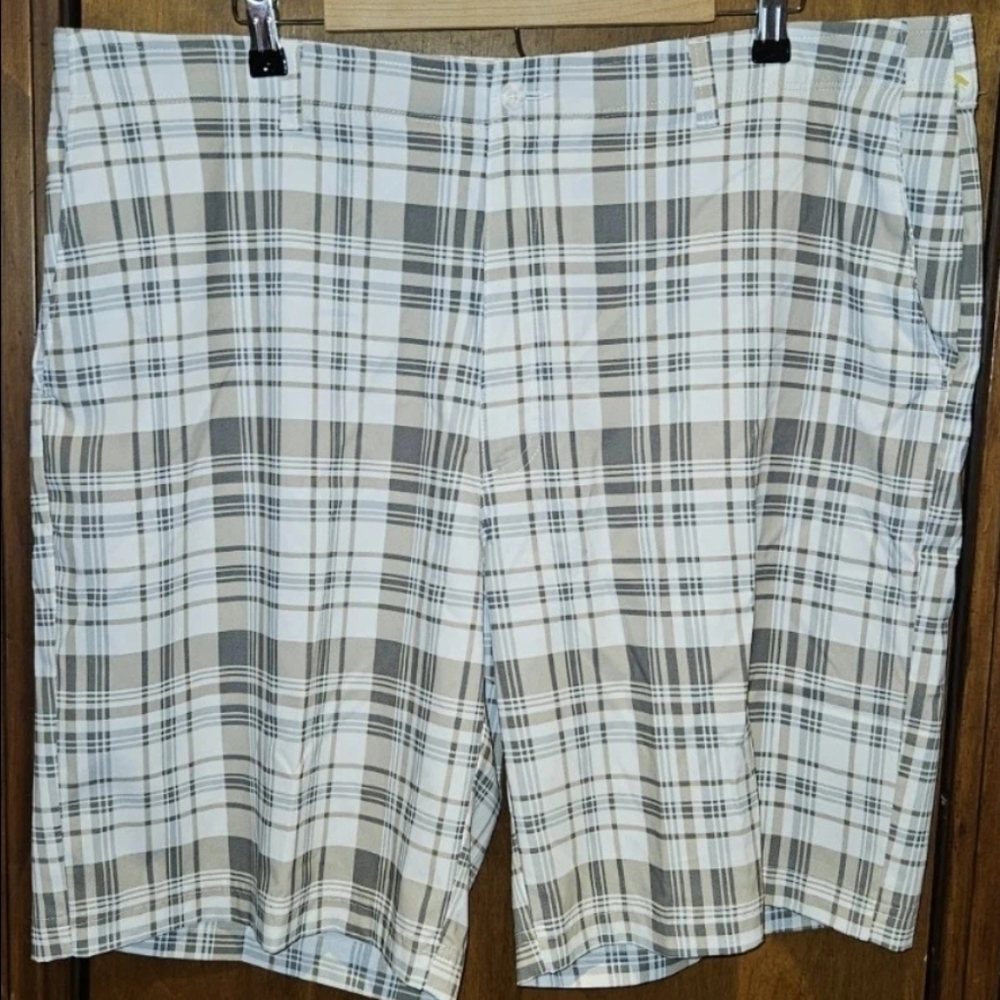Men's Ben Hogan Comfort Waist Band Plaid Golf Shorts Size 42